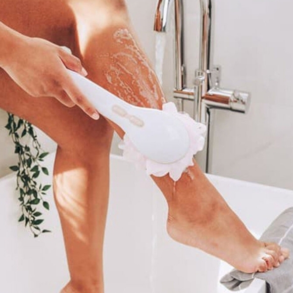 Flawless Finishing Touch Spa Body Brush and DR Teal's Foaming Bath - Picture 8 of 10